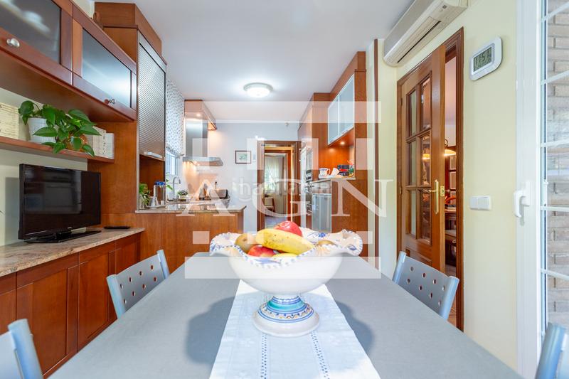 Foto 601fbf20-7aaf-4b49-a343-517d44962e74. Xalet amb xemeneia calefacció aparcament piscina a Cambrils Foto 601fbf20-7aaf-4b49-a343-517d44962e74. Xalet amb xemeneia calefacció aparcament piscina a Cambrils