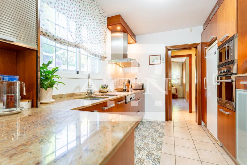 Foto cfb5f437-ceef-4d98-91af-c4fabed08432. Xalet amb xemeneia calefacció aparcament piscina a Cambrils Foto cfb5f437-ceef-4d98-91af-c4fabed08432. Xalet amb xemeneia calefacció aparcament piscina a Cambrils