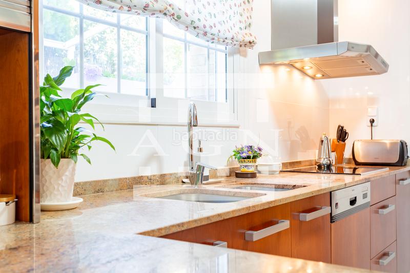 Foto e4cc93c3-d24d-4d91-80a9-d2ad33e65cb1. Xalet amb xemeneia calefacció aparcament piscina a Cambrils Foto e4cc93c3-d24d-4d91-80a9-d2ad33e65cb1. Xalet amb xemeneia calefacció aparcament piscina a Cambrils