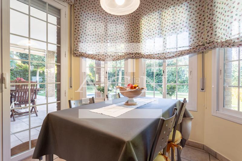 Foto fe398ca7-0ba9-4ee7-ac9e-30ed69e65629. Xalet amb xemeneia calefacció aparcament piscina a Cambrils Foto fe398ca7-0ba9-4ee7-ac9e-30ed69e65629. Xalet amb xemeneia calefacció aparcament piscina a Cambrils