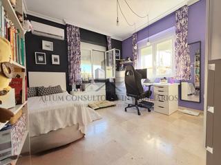 Pis a San Gil. Piso junto basilica macarena 4 habitaciones. 135 m2, esquina, mu Pis a San Gil. Piso junto basilica macarena 4 habitaciones. 135 m2, esquina, mu