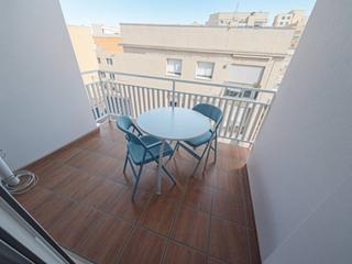 Pis a Eixample. Piso 4 habitaciones con amplio balcón Pis a Eixample. Piso 4 habitaciones con amplio balcón