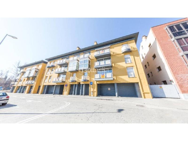 Foto 68675414-53b0-4e35-9795-8aff0513b542. Aparcament cotxe a Manlleu Foto 68675414-53b0-4e35-9795-8aff0513b542. Aparcament cotxe a Manlleu