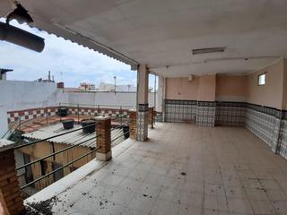 Casa en Tomelloso. Casa de 2 plantas con patio, terraza y garaje. 328 m construidos Casa en Tomelloso. Casa de 2 plantas con patio, terraza y garaje. 328 m construidos