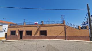 Casa en Calle atrio iglesia 1. Casa con patio y terraza de 3 dormitorios en cheles badajoz Casa en Calle atrio iglesia 1. Casa con patio y terraza de 3 dormitorios en cheles badajoz