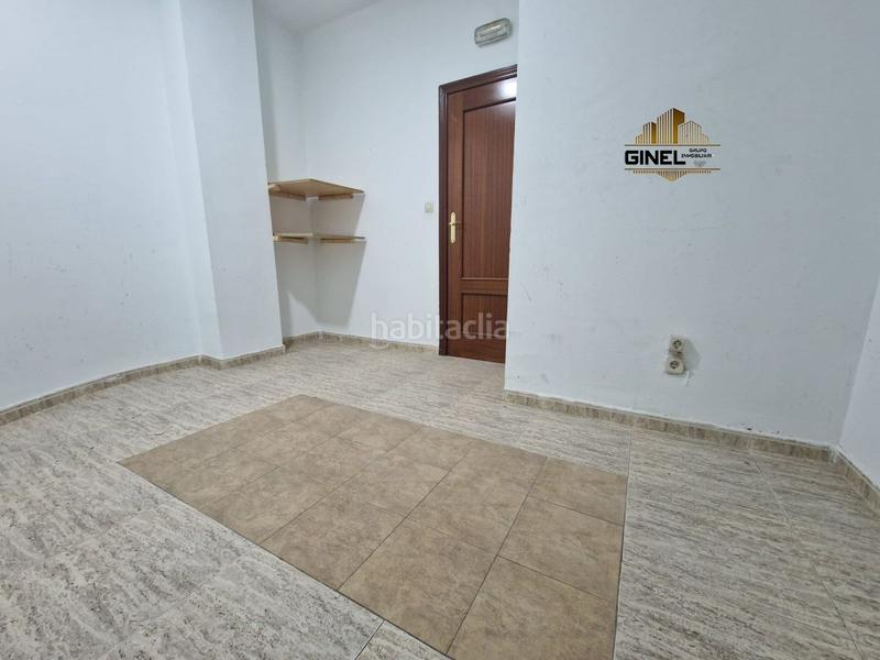 Foto 32bfe425-108d-4594-bfc7-f0f4afc7c973. Local comercial local com. en venta en boulevard boulevard 1 fase, 2 despachos. en Jaén Foto 32bfe425-108d-4594-bfc7-f0f4afc7c973. Local comercial local com. en venta en boulevard boulevard 1 fase, 2 despachos. en Jaén