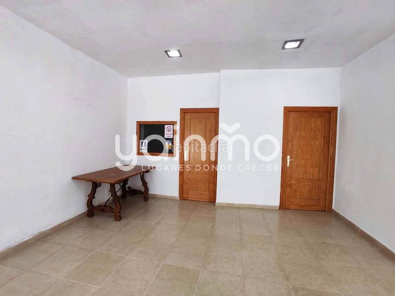 Foto cbeb9520-2f80-41a6-952b-4781413ed054. Local comercial a Peñamefecit - Avda Barcelona Jaén Foto cbeb9520-2f80-41a6-952b-4781413ed054. Local comercial a Peñamefecit - Avda Barcelona Jaén