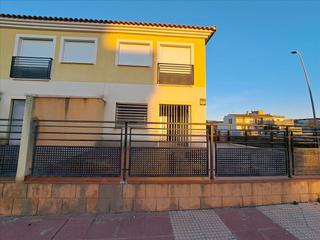 Edifici  Calle calle jaén. Edificio en obra parada en villanueva del río segura Edifici  Calle calle jaén. Edificio en obra parada en villanueva del río segura