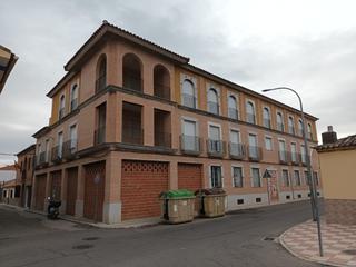 Edifici a Calle marques poval 24-26. Edificio en malpica de tajo Edifici a Calle marques poval 24-26. Edificio en malpica de tajo
