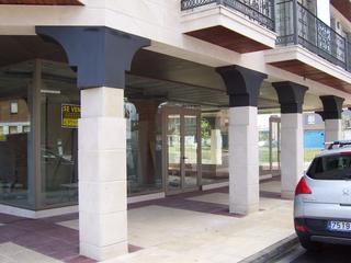 Local commercial à Calle quintana 5. Local comercial en el centro de suances. detrás del ayuntamiento Local commercial à Calle quintana 5. Local comercial en el centro de suances. detrás del ayuntamiento