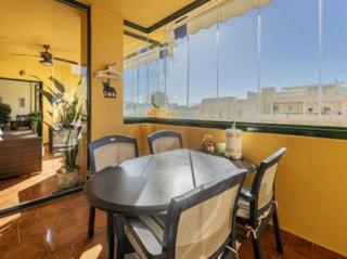 Apartamento en San Pedro de Alcántara Pueblo. Apartamento con terraza amplia y vistas al mar parcial Apartamento en San Pedro de Alcántara Pueblo. Apartamento con terraza amplia y vistas al mar parcial