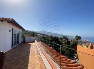 Xalet Carretera nueva corujera. Casa con dos viviendas y gran garaje vista teide Xalet Carretera nueva corujera. Casa con dos viviendas y gran garaje vista teide