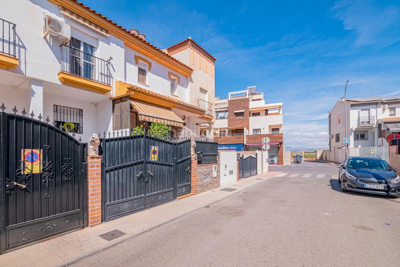 Foto c81b9fd2-d14c-4387-9a98-c305c0e55337. Casa adosada en Belicena Vegas del Genil Foto c81b9fd2-d14c-4387-9a98-c305c0e55337. Casa adosada en Belicena Vegas del Genil