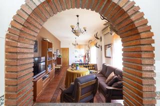 Edificio en Carretera cacin 4. Se vende edificio con gran negocio de restauración y vivienda ju Edificio en Carretera cacin 4. Se vende edificio con gran negocio de restauración y vivienda ju
