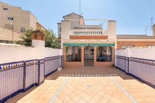 Maison à Calle jumilla 22. Se vende gran casa familiar en maracena con terraza y garaje  _g Maison à Calle jumilla 22. Se vende gran casa familiar en maracena con terraza y garaje  _g