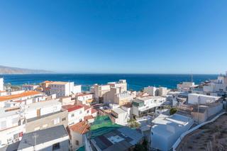 Casa a Calle sayena 25. Se vende magnifica casa de dos plantas en castell de ferro con t Casa a Calle sayena 25. Se vende magnifica casa de dos plantas en castell de ferro con t