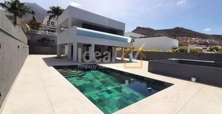 Chalet à Playa Fañabé Alto. Nuevamente construida villa independiente en el madroñal de 4 do Chalet à Playa Fañabé Alto. Nuevamente construida villa independiente en el madroñal de 4 do