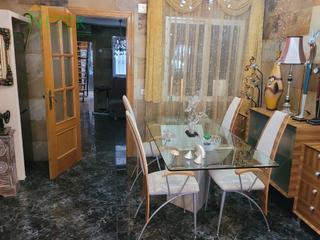 Haus  N/a. Casa en buen estado, en zona tranquila y frente a escuela infant Haus  N/a. Casa en buen estado, en zona tranquila y frente a escuela infant