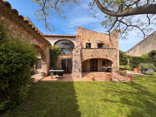 Casale Carrer de la creu. Alt empordà, viladamat, masia Casale Carrer de la creu. Alt empordà, viladamat, masia