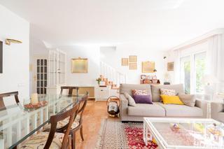 Reihenhaus  Berga. Casa adosada en parc centralel colomer con piscina comunitaria y Reihenhaus  Berga. Casa adosada en parc centralel colomer con piscina comunitaria y