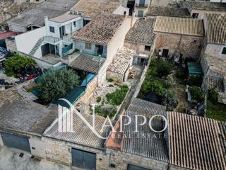 Semi detached house Llibertat. Casa adosada de obra nueva en muro con jardín y proyecto de pisc Semi detached house Llibertat. Casa adosada de obra nueva en muro con jardín y proyecto de pisc