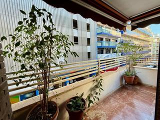 Appartement à Centro Urbano. Amplio apartamento reformado en benidorm, zona centro  a solo 10 Appartement à Centro Urbano. Amplio apartamento reformado en benidorm, zona centro  a solo 10