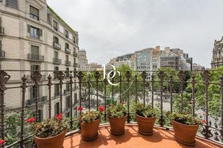 Piso Passeig de gràcia. Piso de lujo de 315 m2 con vistas y terraza en venta en la dreta Piso Passeig de gràcia. Piso de lujo de 315 m2 con vistas y terraza en venta en la dreta