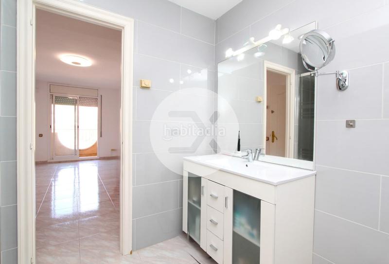 Foto aa1c3575-e2b3-420c-8ba3-e898e698158a. Casa adossada amb aparcament piscina a les botigues de Sitges Sitges Foto aa1c3575-e2b3-420c-8ba3-e898e698158a. Casa adossada amb aparcament piscina a les botigues de Sitges Sitges