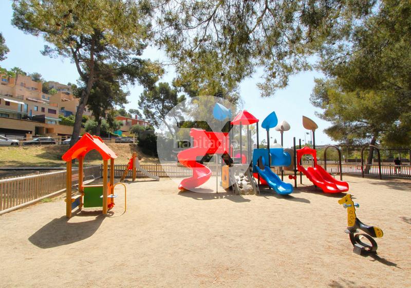 Foto bd4e3b9a-9c21-43f0-a6c0-49e1019429a2. Casa adossada amb aparcament piscina a les botigues de Sitges Sitges Foto bd4e3b9a-9c21-43f0-a6c0-49e1019429a2. Casa adossada amb aparcament piscina a les botigues de Sitges Sitges