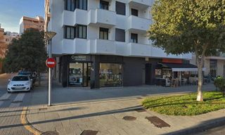 Alquiler Local Comercial Calle jacint verdaguer. Peluquería montada en zona centro Alquiler Local Comercial Calle jacint verdaguer. Peluquería montada en zona centro