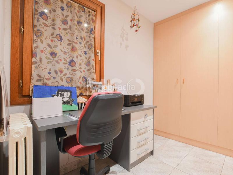 Foto c40899d0-3888-46a3-b473-a2ca9e85a9a6. Etagenwohnung mit heizung in Nord Vic Foto c40899d0-3888-46a3-b473-a2ca9e85a9a6. Etagenwohnung mit heizung in Nord Vic