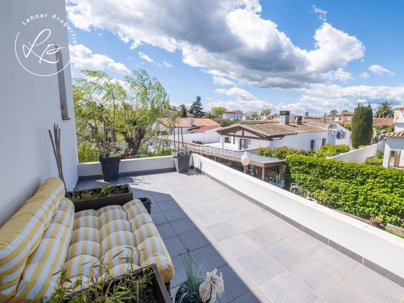 Foto 605494fc-9ca4-4e58-adcc-345bbddf010d. Casa amb calefacció aparcament piscina a Carmençó Empuriabrava Foto 605494fc-9ca4-4e58-adcc-345bbddf010d. Casa amb calefacció aparcament piscina a Carmençó Empuriabrava