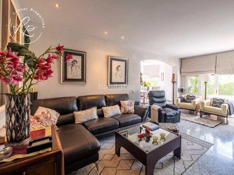 Foto 8940a111-b082-4076-80e1-2c393d04a204. Casa amb calefacció aparcament piscina a Carmençó Empuriabrava Foto 8940a111-b082-4076-80e1-2c393d04a204. Casa amb calefacció aparcament piscina a Carmençó Empuriabrava