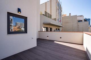 Àtic a Hostafrancs. Ático con terraza de 20 m2 completamente reformado Àtic a Hostafrancs. Ático con terraza de 20 m2 completamente reformado