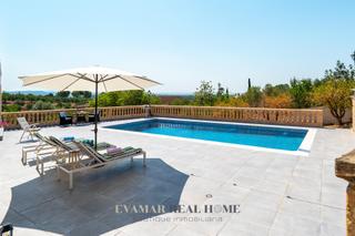 Chalet in Bunyola. Chalet unifamiliar con jardín, piscina, apartamento invitados y Chalet in Bunyola. Chalet unifamiliar con jardín, piscina, apartamento invitados y