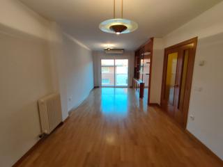 Location Appartement  Carrer dels remences. Pis de 3 habitacions i pàrquing a la devesa Location Appartement  Carrer dels remences. Pis de 3 habitacions i pàrquing a la devesa
