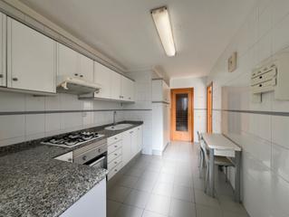 Etagenwohnung in Carrer de jacint verdaguer 22. Pis de 4 hab. barri poetes + plaça parquing doble Etagenwohnung in Carrer de jacint verdaguer 22. Pis de 4 hab. barri poetes + plaça parquing doble