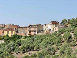 Miete Haus in Carrer del castell 11. Casa de lloguer de temporada al priorat Miete Haus in Carrer del castell 11. Casa de lloguer de temporada al priorat