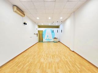 Alquiler Local Comercial en Centre. Local comercial reformado en zona céntrica Alquiler Local Comercial en Centre. Local comercial reformado en zona céntrica