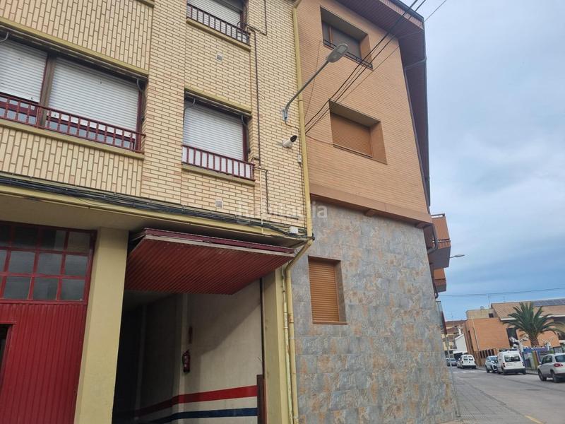 Foto 703e2ba2-2c9d-4812-8957-dcb532fe8f5d. Aparcament cotxe a Peralta Foto 703e2ba2-2c9d-4812-8957-dcb532fe8f5d. Aparcament cotxe a Peralta