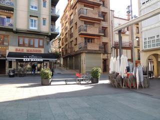 Lloguer Local Comercial a Peralta. Local comercial en la plaza principal Lloguer Local Comercial a Peralta. Local comercial en la plaza principal