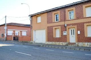 Mas Plaza de victoria. Casa con terreno en villaverde de arcayos Mas Plaza de victoria. Casa con terreno en villaverde de arcayos