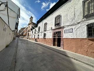 Edificio en Las Tinajerías - Juderías. Residencia calle ancha Edificio en Las Tinajerías - Juderías. Residencia calle ancha