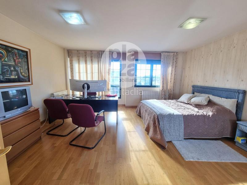 Foto 497b00d0-1f45-404e-aaa5-0e981d9a46ab. Casa adosada amplio adosado en esquina en villimar en Burgos Foto 497b00d0-1f45-404e-aaa5-0e981d9a46ab. Casa adosada amplio adosado en esquina en villimar en Burgos