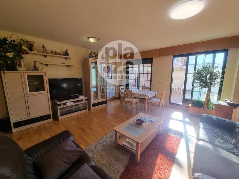 Foto 94795875-c06f-41d5-a051-045571cc7a0e. Casa adosada amplio adosado en esquina en villimar en Burgos Foto 94795875-c06f-41d5-a051-045571cc7a0e. Casa adosada amplio adosado en esquina en villimar en Burgos