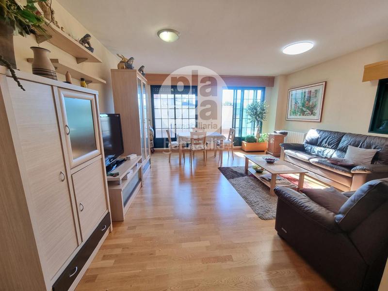 Foto f3fb906d-3cbf-46c3-b9e1-31e8457325fd. Casa adosada amplio adosado en esquina en villimar en Burgos Foto f3fb906d-3cbf-46c3-b9e1-31e8457325fd. Casa adosada amplio adosado en esquina en villimar en Burgos