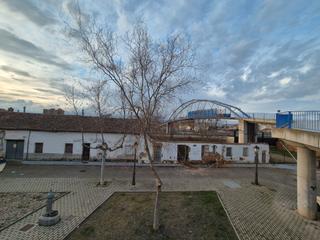Chalet Avenida frontera de haro. Unipal vende pack de dos fincas de suelo urbano en ruina entre l Chalet Avenida frontera de haro. Unipal vende pack de dos fincas de suelo urbano en ruina entre l