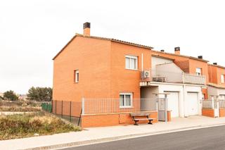 Casa adossada Avenida zaragoza. Encantador adosado en sariñena comodidad, calidad y un entorno i Casa adossada Avenida zaragoza. Encantador adosado en sariñena comodidad, calidad y un entorno i