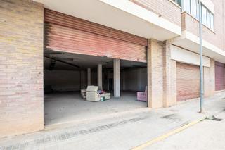 Local Comercial Avenida fraga. Oportunidad única amplio local comercial en el centro de sariñen Local Comercial Avenida fraga. Oportunidad única amplio local comercial en el centro de sariñen