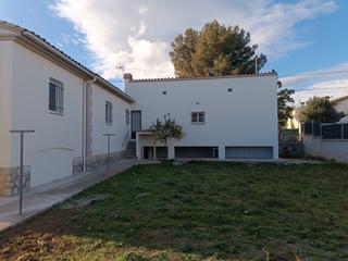 Affitto Casa in Banyoles. Casa de 3 habitacions al centre de banyoles amb un gran jardí Affitto Casa in Banyoles. Casa de 3 habitacions al centre de banyoles amb un gran jardí